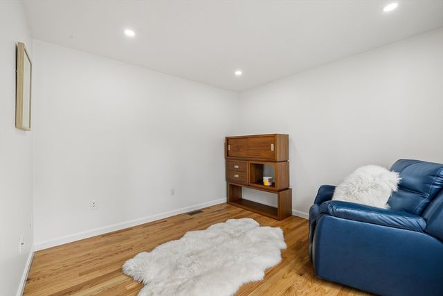 557 Acorn Park Dr 557, Acton, MA 01720