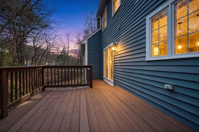 557 Acorn Park Dr 557, Acton, MA 01720