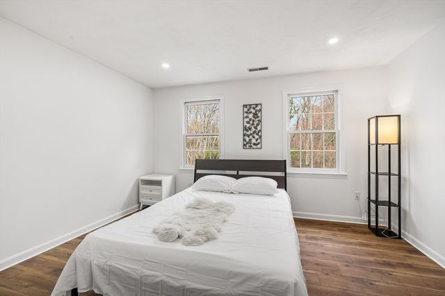 557 Acorn Park Dr 557, Acton, MA 01720