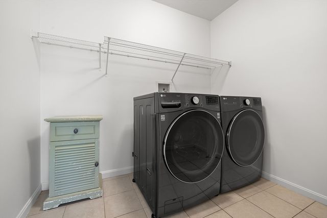 557 Acorn Park Dr 557, Acton, MA 01720