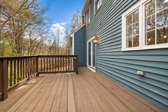 557 Acorn Park Dr 557, Acton, MA 01720