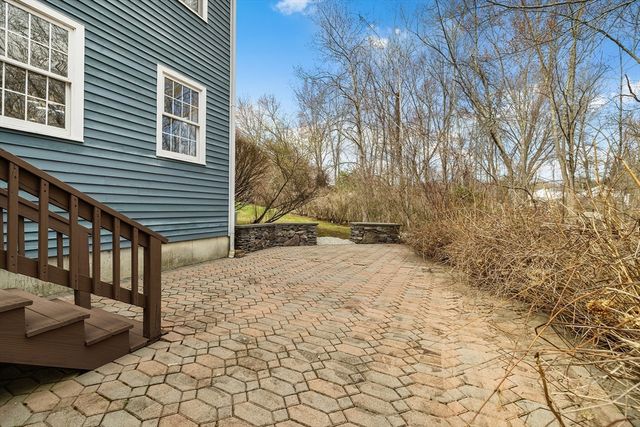 557 Acorn Park Dr 557, Acton, MA 01720