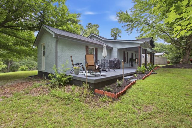 106 Martin St, Charlotte, TN 37036