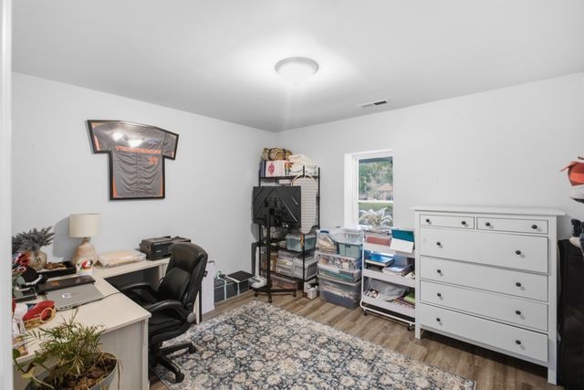 106 Martin St, Charlotte, TN 37036