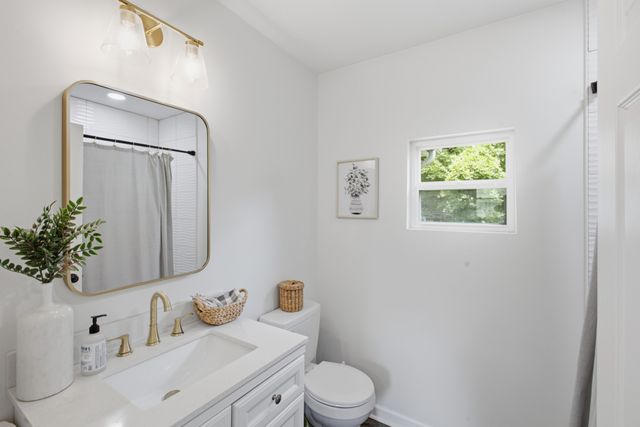 106 Martin St, Charlotte, TN 37036