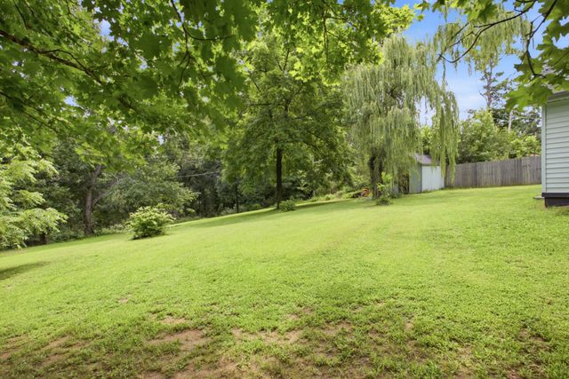 106 Martin St, Charlotte, TN 37036