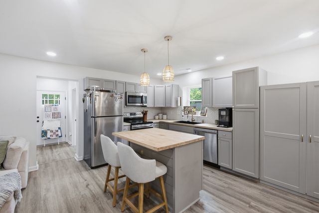 106 Martin St, Charlotte, TN 37036