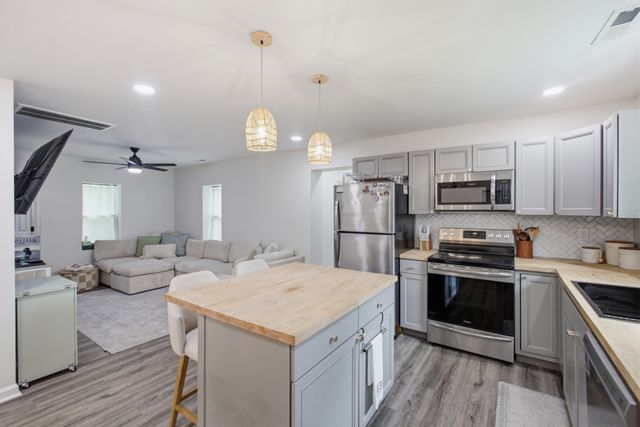 106 Martin St, Charlotte, TN 37036
