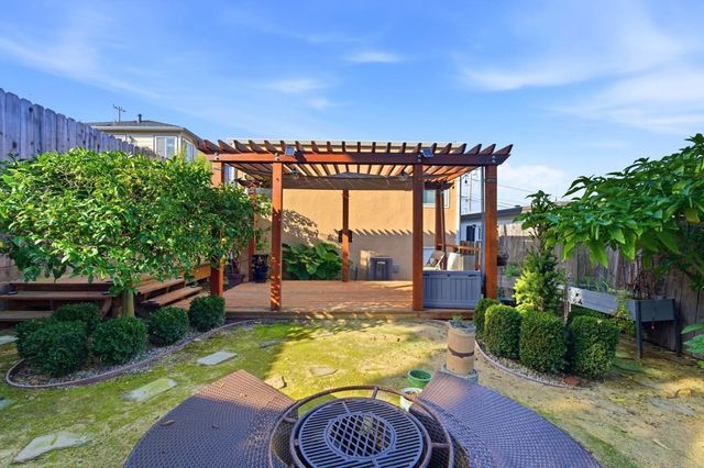 1342 S 57th St, Richmond, CA 94804