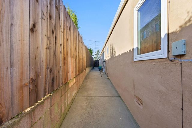 1342 S 57th St, Richmond, CA 94804