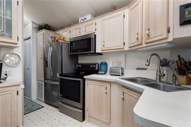 459 W Clam Circle, Port Isabel, TX 78578