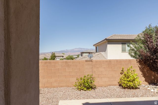 3355 E TANOAK DR, St. George, UT 84790