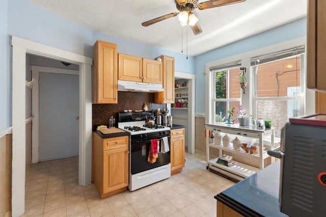 110 W Adams St, Somerville, MA 02144