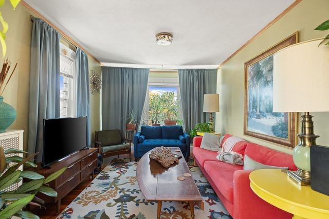 110 W Adams St, Somerville, MA 02144