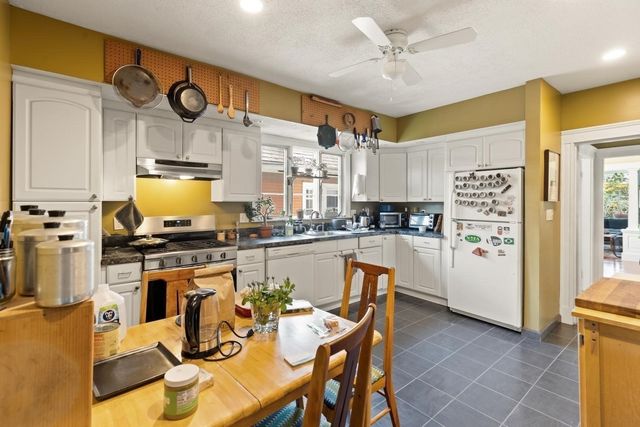 110 W Adams St, Somerville, MA 02144