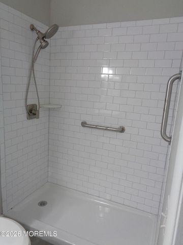 10 D Hamilton Lane, Whiting, NJ 08759