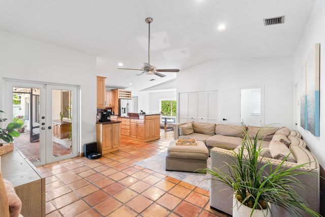 10885 NW 6th Street, Coral Springs, FL 33071