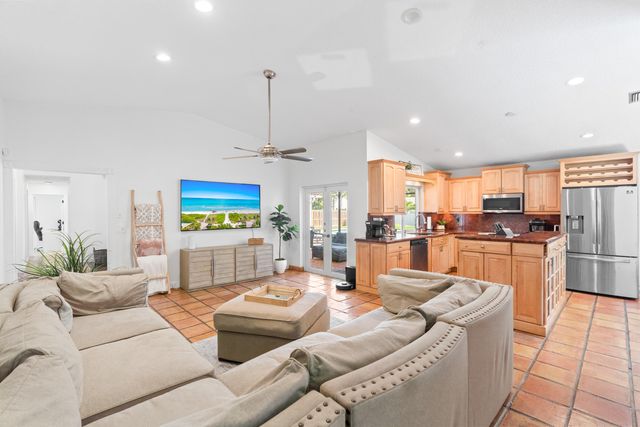 10885 NW 6th Street, Coral Springs, FL 33071