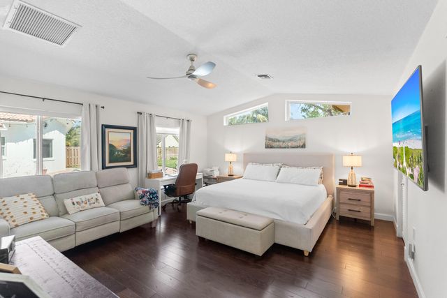10885 NW 6th Street, Coral Springs, FL 33071