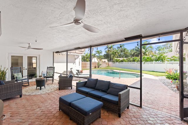 10885 NW 6th Street, Coral Springs, FL 33071