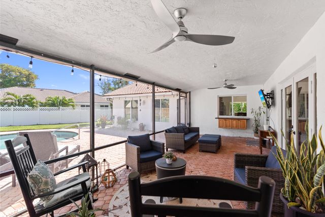 10885 NW 6th Street, Coral Springs, FL 33071