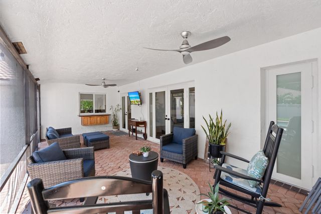 10885 NW 6th Street, Coral Springs, FL 33071