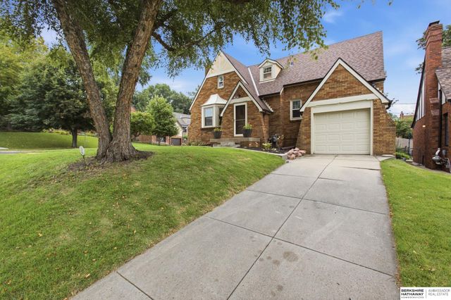 4301 Pine Street, Omaha, NE 68105