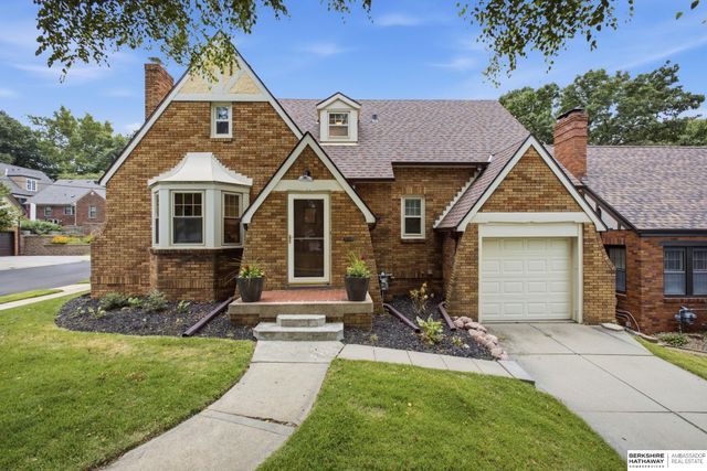 4301 Pine Street, Omaha, NE 68105