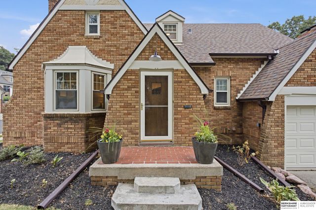 4301 Pine Street, Omaha, NE 68105