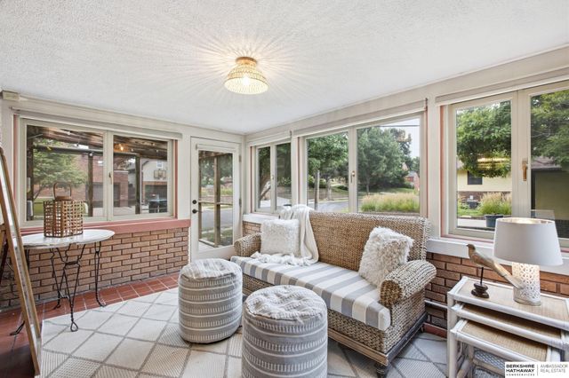 4301 Pine Street, Omaha, NE 68105