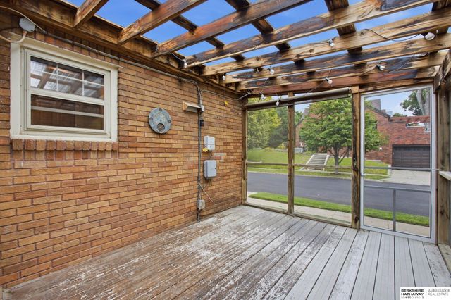 4301 Pine Street, Omaha, NE 68105