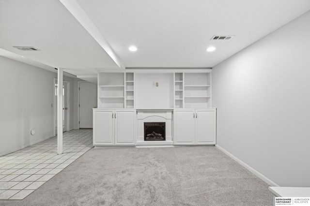 4301 Pine Street, Omaha, NE 68105