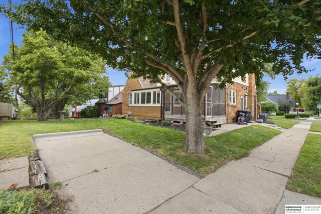 4301 Pine Street, Omaha, NE 68105