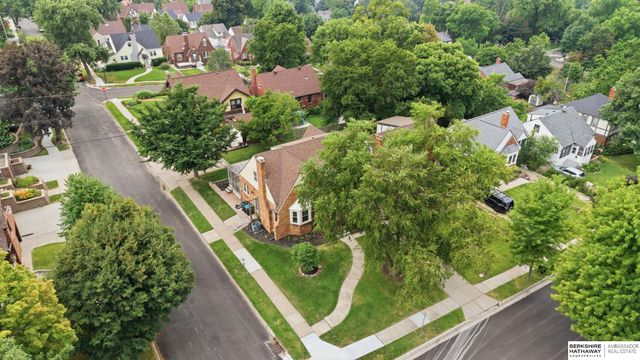 4301 Pine Street, Omaha, NE 68105