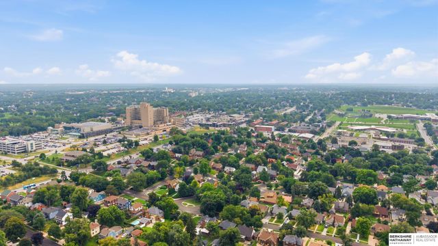 4301 Pine Street, Omaha, NE 68105