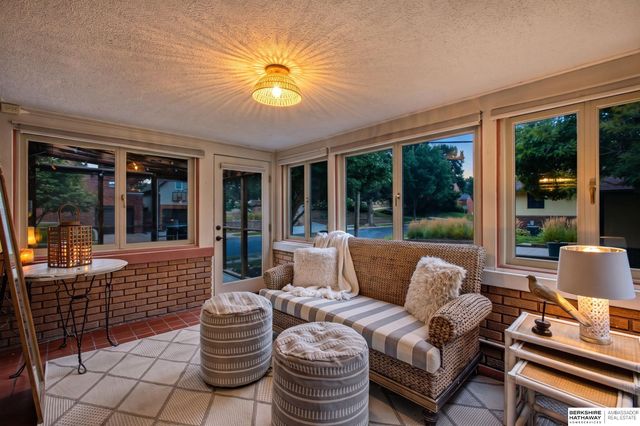 4301 Pine Street, Omaha, NE 68105
