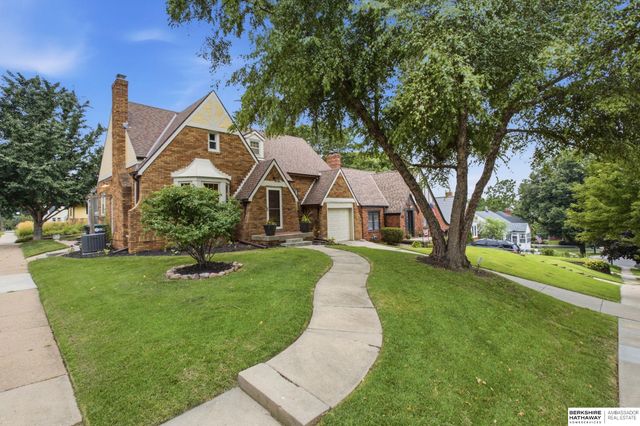 4301 Pine Street, Omaha, NE 68105