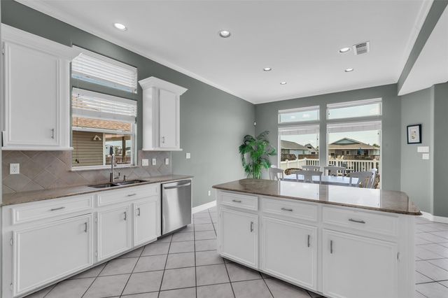 1323 Wahini Street, Tiki Island, TX 77554