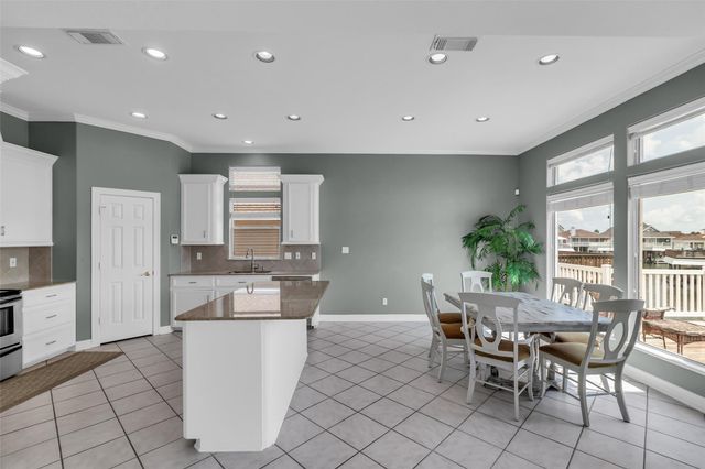 1323 Wahini Street, Tiki Island, TX 77554