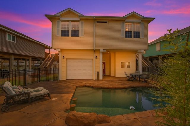 1323 Wahini Street, Tiki Island, TX 77554