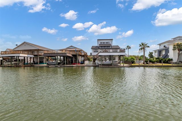 1323 Wahini Street, Tiki Island, TX 77554