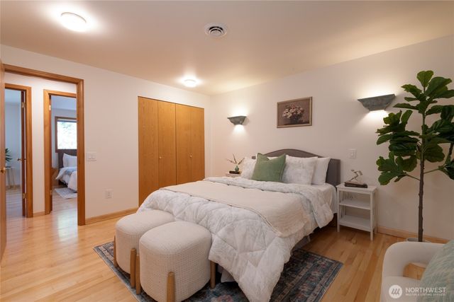 8608 Main Street, Edmonds, WA 98026