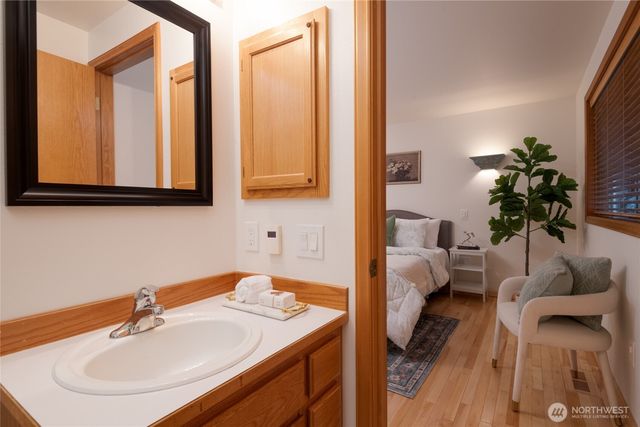 8608 Main Street, Edmonds, WA 98026