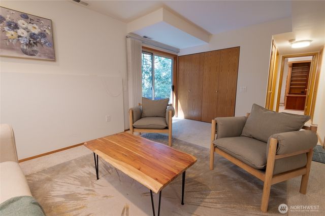 8608 Main Street, Edmonds, WA 98026