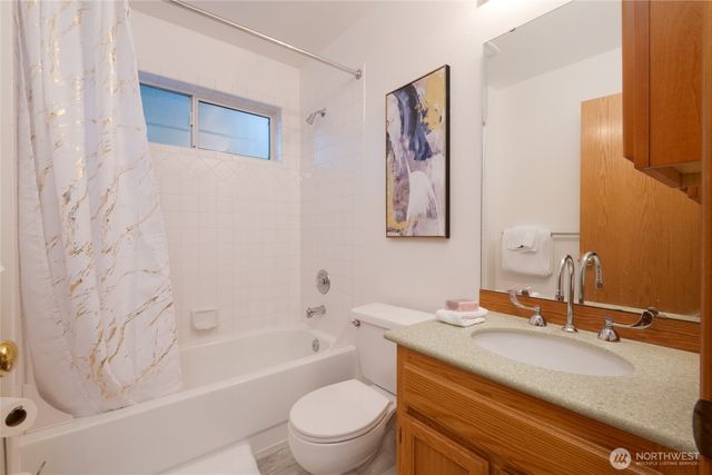 8608 Main Street, Edmonds, WA 98026