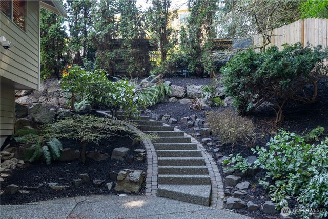 8608 Main Street, Edmonds, WA 98026