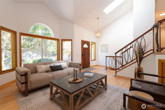 8608 Main Street, Edmonds, WA 98026