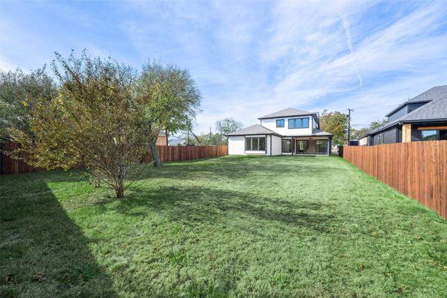 204 Pecan Street, Roanoke, TX 76262