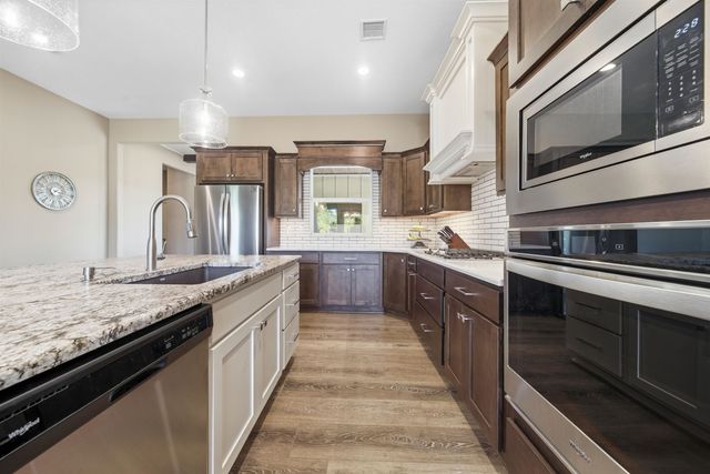 6228 W Venice Ct, Wichita, KS 67205