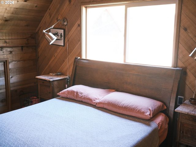 511 ELROD Ave, Maupin, OR 97037